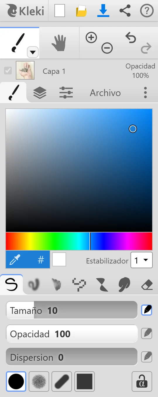 La pestaña del pincel con el selector de color, el Estabilizador, los pinceles y las opciones de la Pluma.